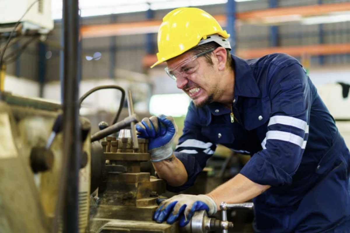 Un aspetto fondamentale per poter beneficiare della pensione anticipata è il corretto adempimento degli obblighi da parte del datore di lavoro.