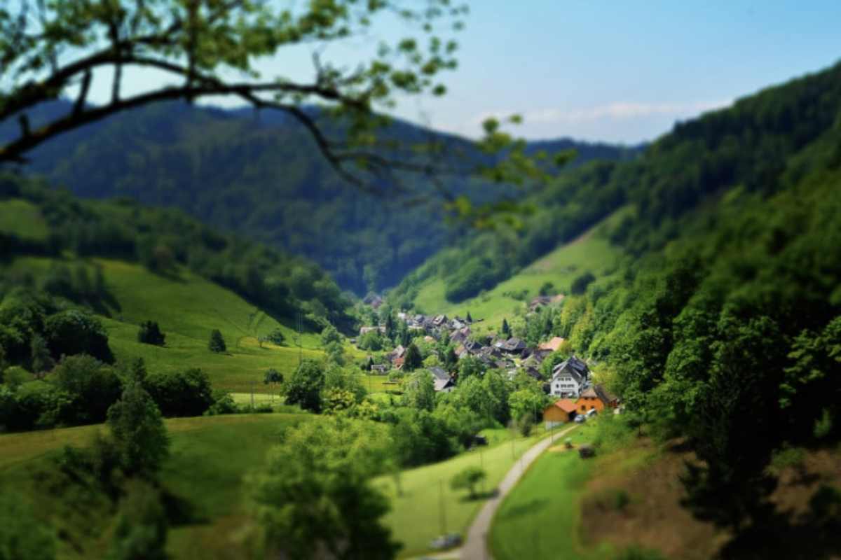 Situato nel cuore delle Asturie, Ponga è un comune caratterizzato da paesaggi mozzafiato, montagne verdi e un’atmosfera autentica.