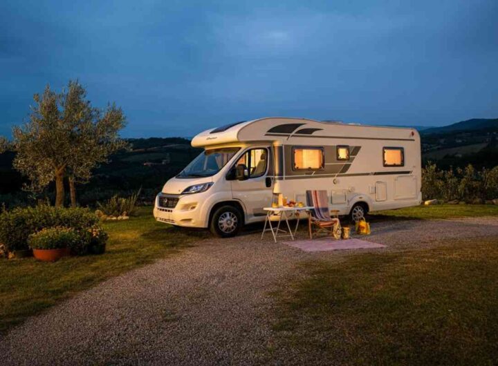 Tragedia in camper: padre muore avvelenato dal monossido mentre vegliava sulla figlia in ospedale