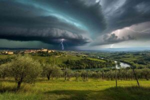 Allerta meteo: temporali in arrivo domani, ecco le regioni da monitorare